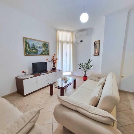 Friendly Apartment Golem Голем Екстериор снимка